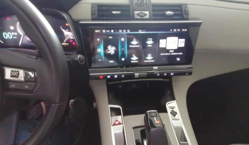 
								DS DS7 E-TENSE PLUG-IN HYBRID 225 CV OPERA full									