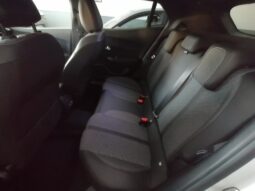 
										PEUGEOT 2008 1.2 PureTech 100 CV S&S ALLURE full									