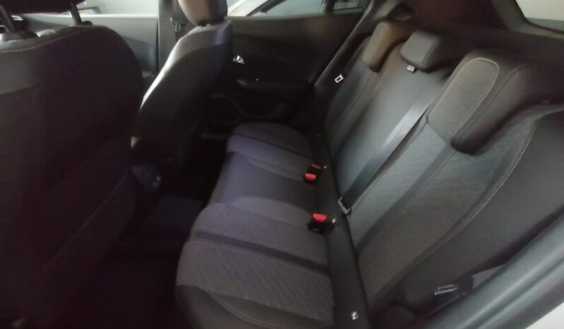
								PEUGEOT 2008 1.2 PureTech 100 CV S&S ALLURE full									