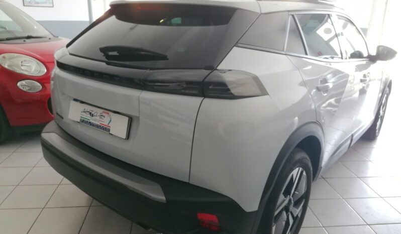 
								PEUGEOT 2008 1.2 PureTech 100 CV S&S ALLURE full									