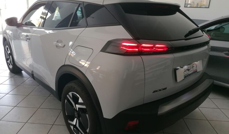 
								PEUGEOT 2008 1.2 PureTech 100 CV S&S ALLURE full									