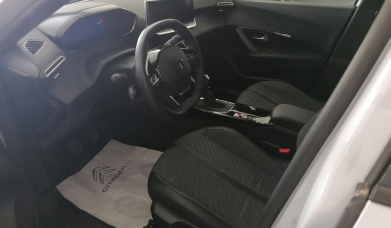 
								PEUGEOT 2008 1.2 PureTech 100 CV S&S ALLURE full									