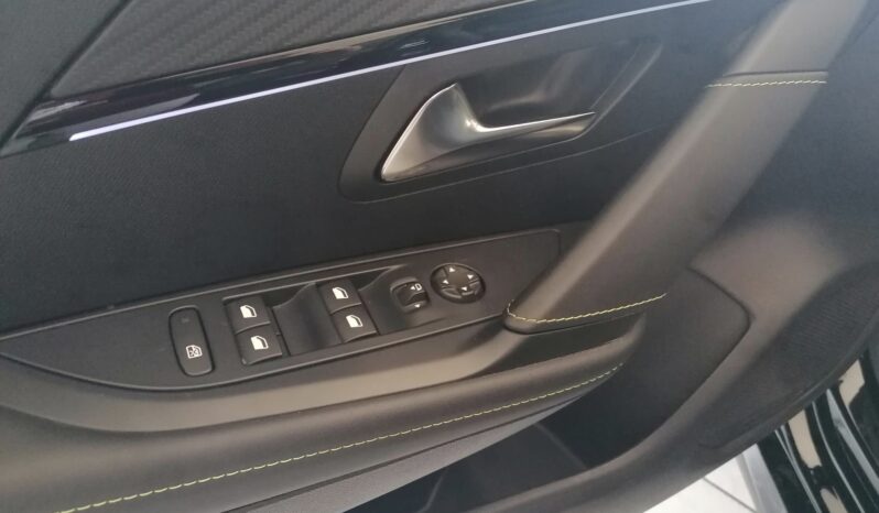 
								PEUGEOT 208 GT 1.2 Hybrid 145 CV E-DCS6 full									